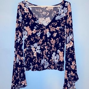 American Eagle XS Soft & Sexy Floral V-Neck Blouse with Ruffly Flare Sleeves
